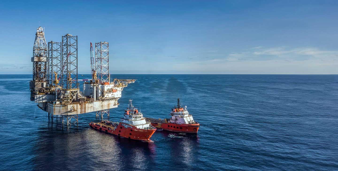 An oil rig at sea powered by Viasat internet